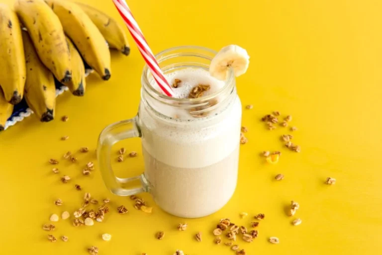 Banana Smoothie Banana Smoothie