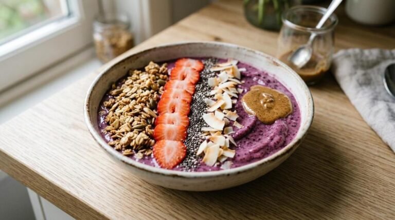 breakfast smoothie bowl